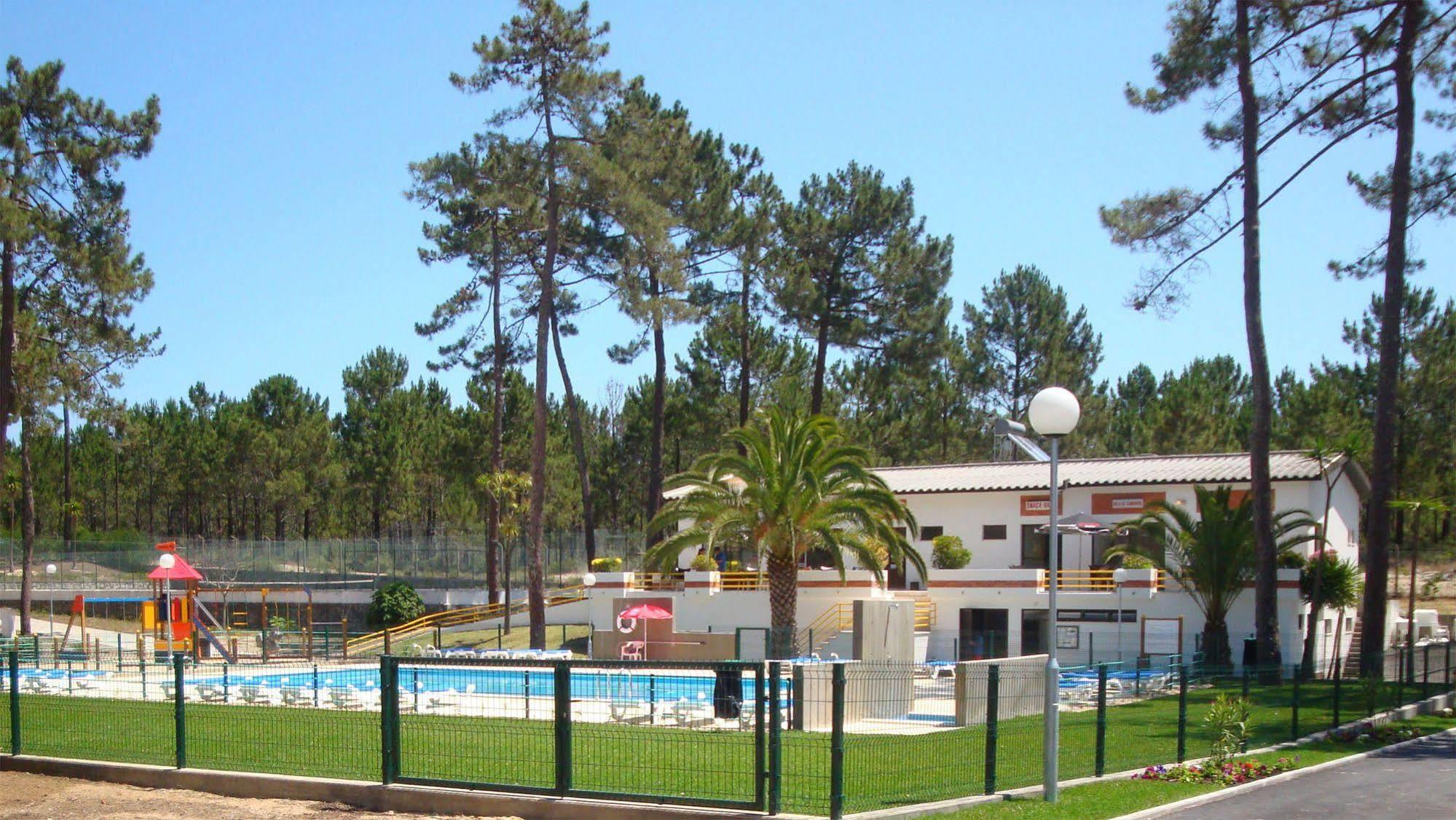Отель Orbitur Valado Bungalows Caravan Park Назаре Экстерьер фото