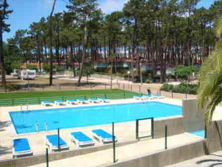 Отель Orbitur Valado Bungalows Caravan Park Назаре Экстерьер фото